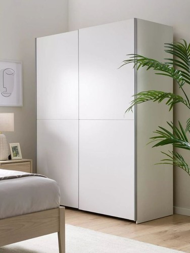 White matt sliding doors