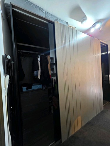 Fitted sliding door wardrobe - fitted,